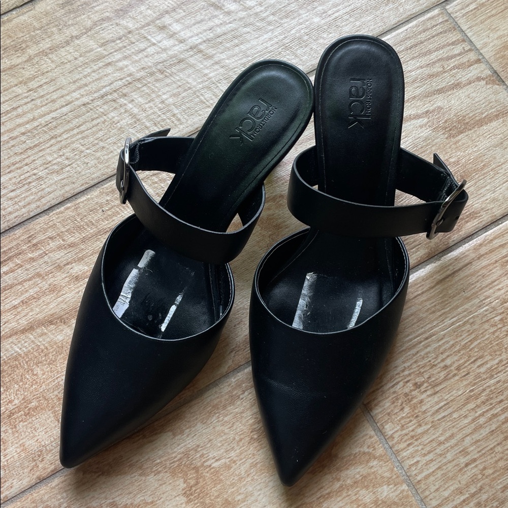 Chic Black Women's Heels with Strap - Picture 5 of 12